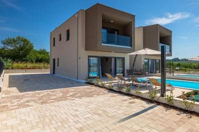 Villa Esmeralda One by Briskva