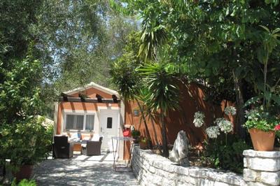 Nikatsas Cottage No 1