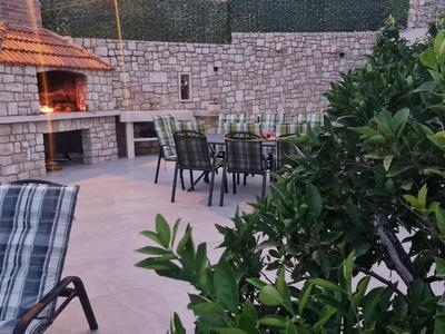 Luxury apartman Ani Sutivan Brač s bazenom i jacuzzijem