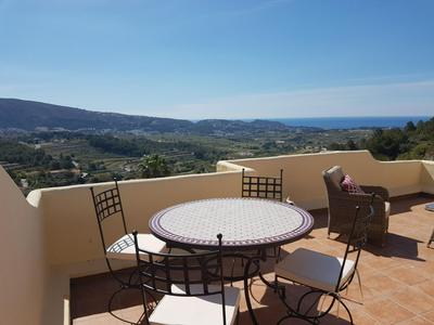 Casa Vista Moraira met fantastisch zeezicht en gemeenschappelijk zwembad