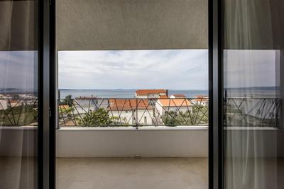 Stunning seaview,spacious chic family oasis Loani