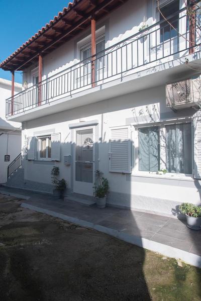 Alonaki home