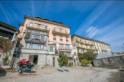 Mansarda in centro Menaggio con spiaggia privata e possibilità garage