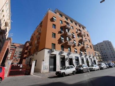 Chic Modern 2-Bedroom near Metro