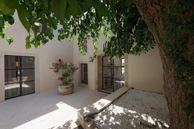 Villa Santina by Briskva