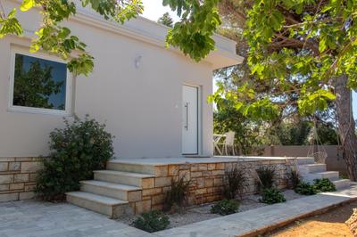 Serenity villa at Sounio, close to the beach