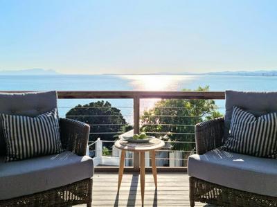 '75 Protea' 4 Bedroom Holiday Home for 8 with Private Pool and Ocean Views
