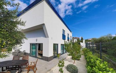 VILLA PETRA