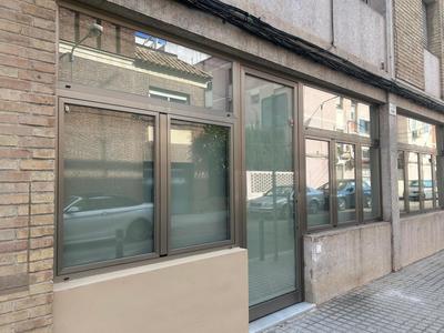 Nuevo y tranquilo de 1 habitación 15 minutos del casco histórico