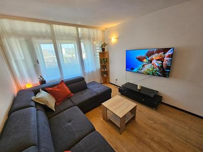 Great flat few minutes from the beach!