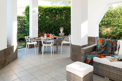 Bombana Beach Apartments