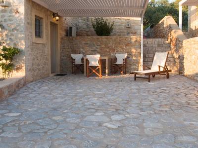 Poliana Estate Studios