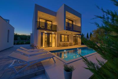 Villa Olive Garden with heated pool and sauna