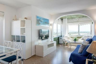 Bright Apartment Steps Away from the Beach