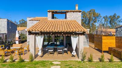 Villa del Moro, FREE WIFI, 300mt from Sinzias' Beach