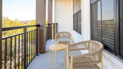 Landing - Modern Apartment with Amazing Amenities (ID8201X09)