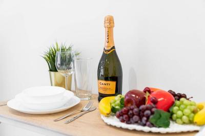 Modern Apartment - Twin Beds - Free Netflix & Wifi - Top Rated - 7OC