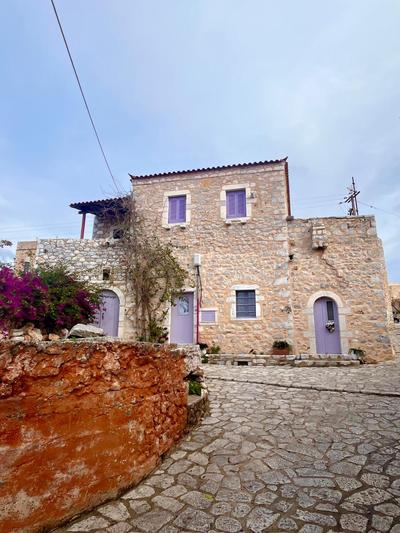 Iliana's house - spacious cave house in the center of Areopolis