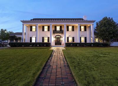 Wood Manor Guest House