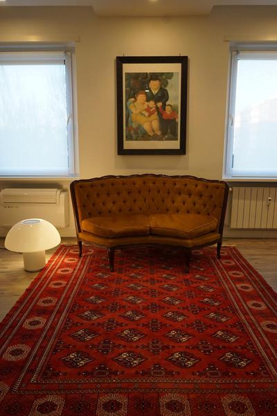 APARTMENT ON THE SQUARE