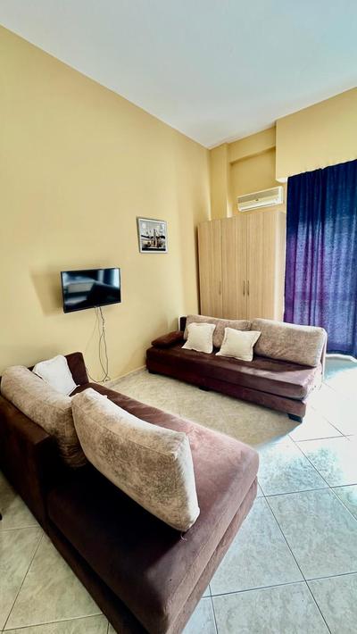 Eno’s apartment 5