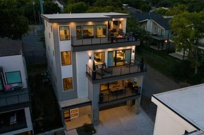 Modern Luxury Hot Tub Mini Golf Elevator Views
