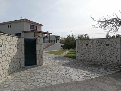 Lio's Villa