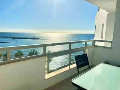 SEA VIEW & BEACH ACCESS - Center - Parking