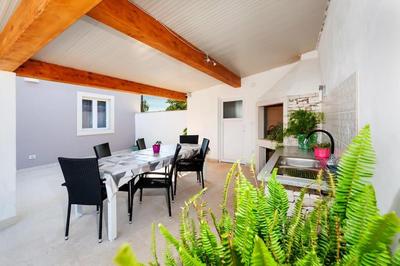 Villa Nina Zminj, Istrien by Istrabook