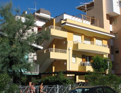 Comfortable flat for 4 guests by the beach