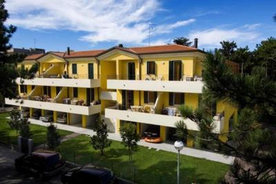 Seaside comfort flat with modern amenities