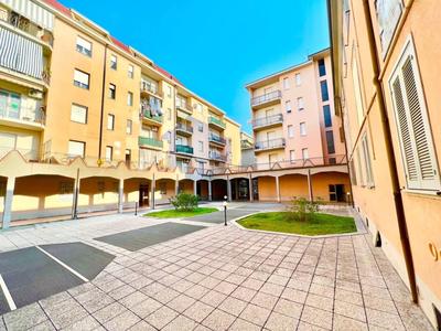 In Coorte di prestigio, nel pieno Centro di Voghera, a pochi passi dalla Stazione