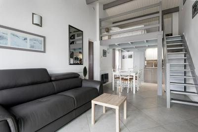 Maison Rhéa