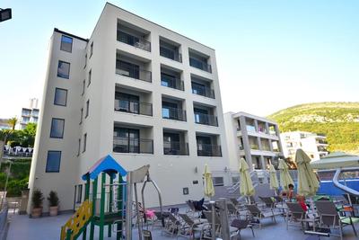 Brand New ! Seaside Apt with Poolview & Parking