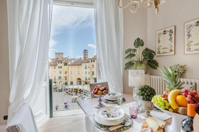 Casa Pitt, a Luxury 3 bedrooms Apartment in Lucca