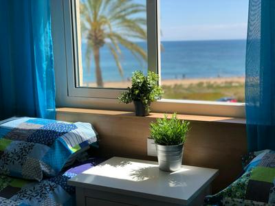 Cosy apartment directly on the beach / few mins from the city center