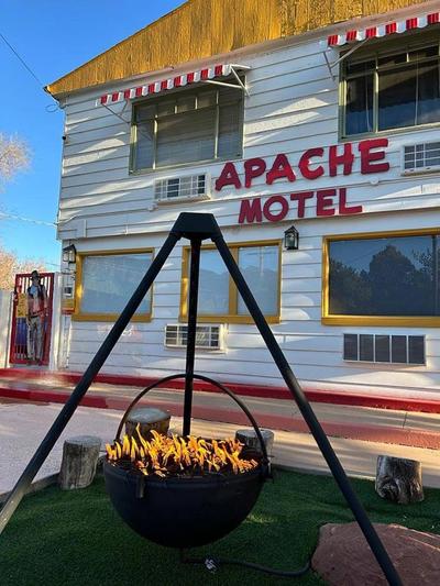 Apache Motel