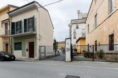 GuestHost - Pisa Bright and Modern apartment x4