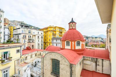 Colonna Classic Style Apartment by Wonderful Italy