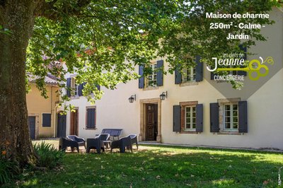 MAISON DE CHARME - 250m2 - CALME - JARDIN