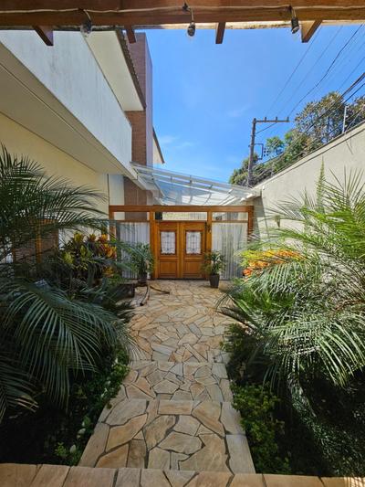 Casa no pé da Serra da Cantareira