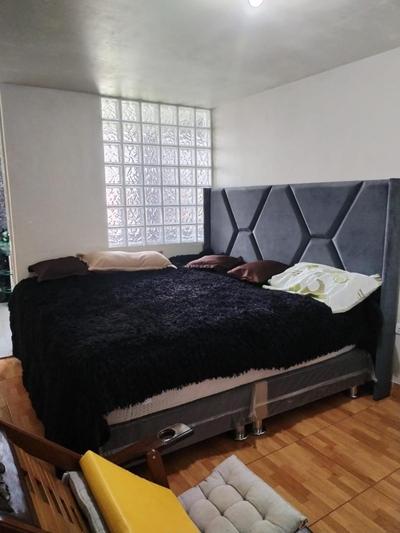 Habitación con jacuzzi, amoblado cama 3 plazas, escritorio, ropero y baño propio