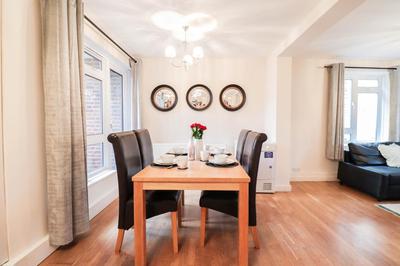 Bright and Well-Kept 2 Bed Flat! Russell Square