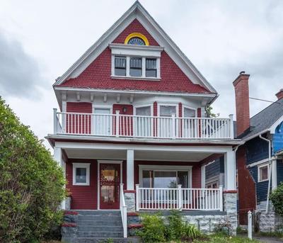Private 3BD-KingBed_Pool Table_Wifi-TV-NiagraFall