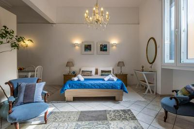 Cozy Carisma Lodging - Central, New and Independent Studio Apartment