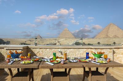 NEMES Pyramids View INN