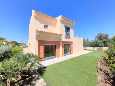 Villa Paula with Private Pool Close to the Beach and Strip