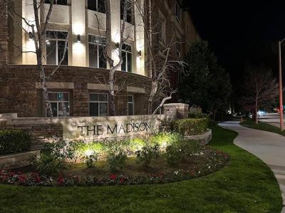 Luxury Modern Condo 3-min from Six Flags w/PS5, 1GB Fast Wi-fi Kingbed