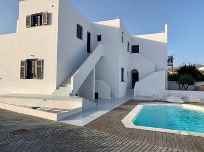 The Blue Lagoon Apartment