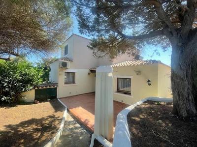 Villa Louise, Via Romangia 22 A, Stintino.